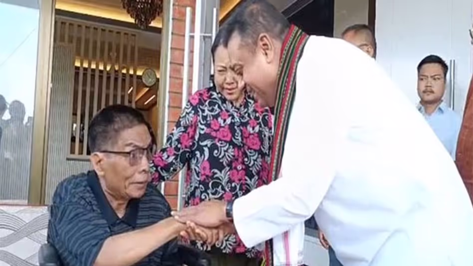 Manipur : संबित पात्रा ने कुकी विधायकों से मुलाकात की Manipur : संबित पात्रा ने कुकी विधायकों से मुलाकात की