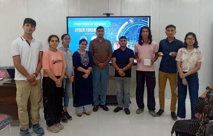 JU ने ‘डिजाइन योर डिग्री’ के छात्रों के लिए साइबर फोरेंसिक कार्यशाला का आयोजन किया JU ने ‘डिजाइन योर डिग्री’ के छात्रों के लिए साइबर फोरेंसिक कार्यशाला का आयोजन किया