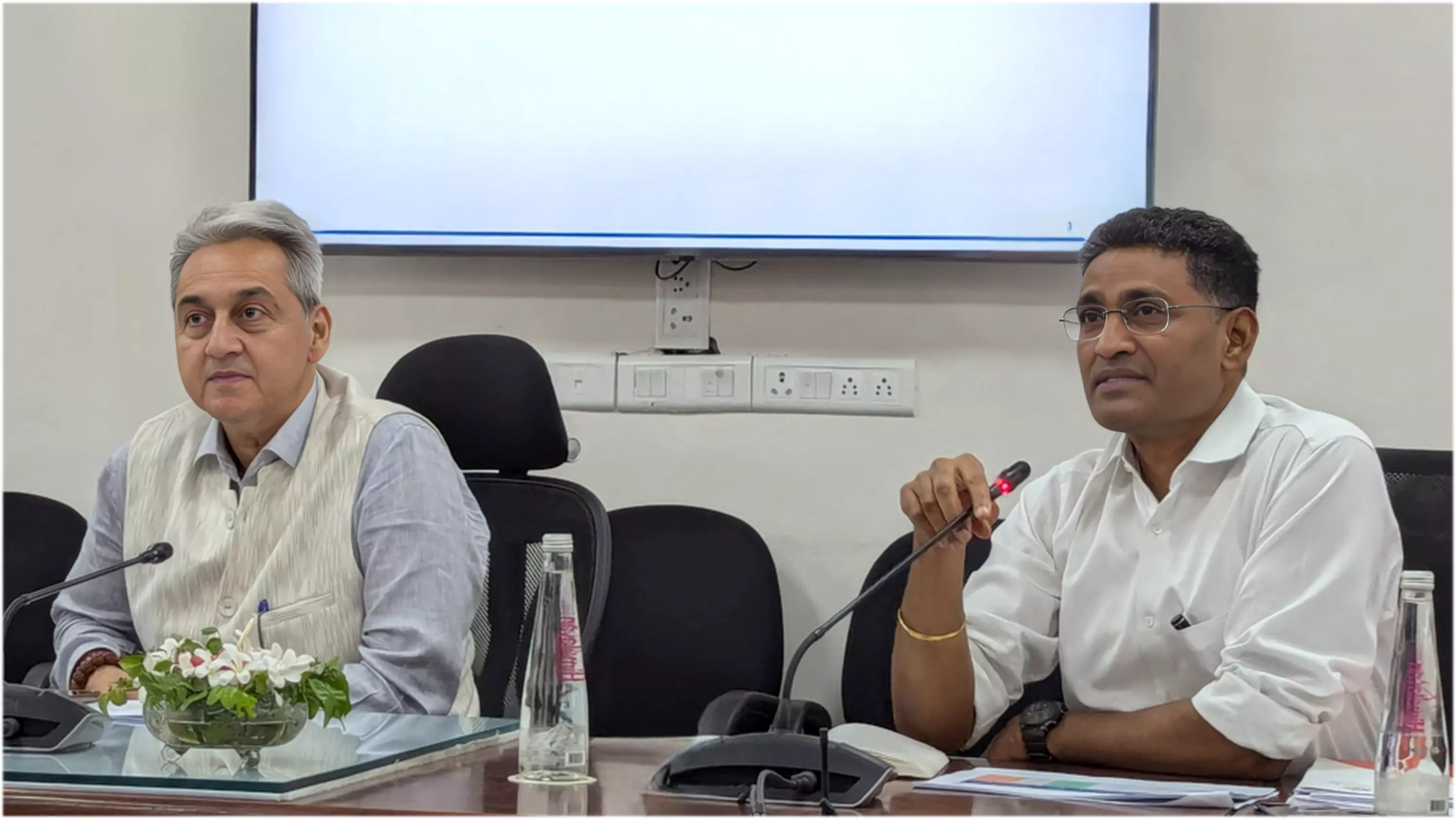 Rajasthan ग्लोबल इन्वेस्टमेंट समिट: एमओयू की समीक्षा बैठक में सहयोगात्मक प्रयासों पर जोर Rajasthan ग्लोबल इन्वेस्टमेंट समिट: एमओयू की समीक्षा बैठक में सहयोगात्मक प्रयासों पर जोर