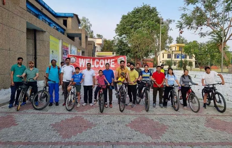 Jammu विश्वविद्यालय ने ‘फिट इंडिया संडे ऑन साइकिल’ रैली आयोजित की Jammu विश्वविद्यालय ने ‘फिट इंडिया संडे ऑन साइकिल’ रैली आयोजित की