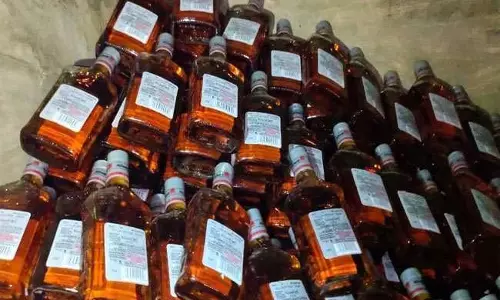 नकली शराब की 350 पेटी जब्त, आयशर वाहन से हो रही थी सप्लाई नकली शराब की 350 पेटी जब्त, आयशर वाहन से हो रही थी सप्लाई