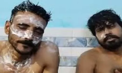 ग्राहकों पर गर्म तेल डाला, भोजन की शिकायत सुनकर होटल मालिक हो गया लाल और फिर...