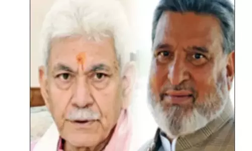 अल्ताफ बुखारी ने एलजी मनोज सिन्हा से मुलाकात की