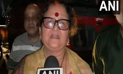 Kanpur Mayor ने आग लगने की घटना पर कहा- छह मंजिला इमारत में पांच लोगों का परिवार फंसा हुआ है