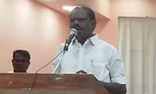 प्रतिबंध का उल्लंघन कर फैक्ट्री के प्रवेश द्वार पर प्रदर्शन: अरकोणम AIADMK MLA, पूर्व सांसद गिरफ्तार