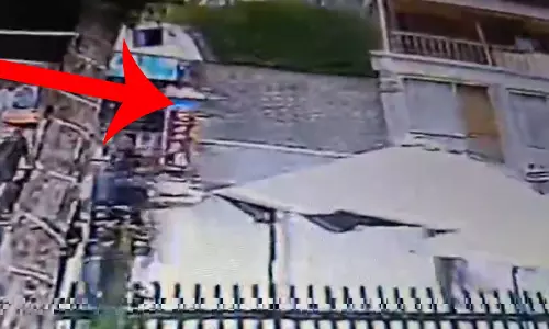 पहलगाम आतंकी हमले के बाद का नया वीडियो आया सामने, jantaserishta.com पर देखें पहलगाम आतंकी हमले के बाद का नया वीडियो आया सामने, jantaserishta.com पर देखें