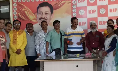 भिलाई में ललित कला अकादमी की स्थापना के लिए सांसद से मिले कलाकार