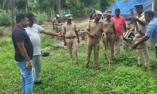 शराब बनाने के आरोप में पिता-पुत्र समेत 3 लोग गिरफ्तार