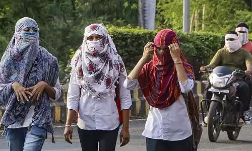 कातिरी हीटवेव: वेल्लोर में 105 डिग्री फारेनहाइट तापमान दर्ज! कातिरी हीटवेव: वेल्लोर में 105 डिग्री फारेनहाइट तापमान दर्ज!