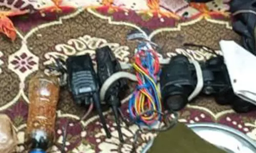 सुरक्षा बलों ने Poonch में आतंकी ठिकाने का भंडाफोड़ किया, 5 आईईडी, रेडियो सेट बरामद किए