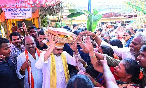 Andhra के मंत्री लोकेश ने महाकाली मंदिर पुनर्स्थापना उत्सव में भाग लिया