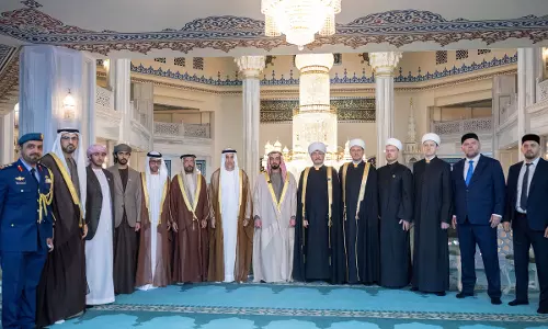 UAE उप प्रधानमंत्री ने मास्को में अंतर्राष्ट्रीय संगोष्ठी के समापन समारोह में भाग लिया