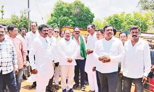 Odisha : हत्या की घटना पर राजनीतिक दलों में गुस्सा Odisha : हत्या की घटना पर राजनीतिक दलों में गुस्सा