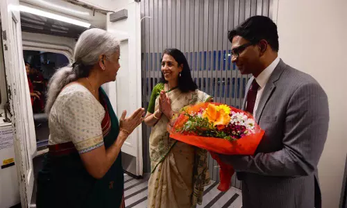 सीतारमण ADB की 58वीं वार्षिक बैठक में भाग लेने के लिए मिलान पहुंचीं