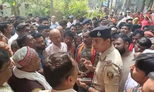 दर्दनाक सड़क हादसा, तीन चचेरे भाइयों की मौत दर्दनाक सड़क हादसा, तीन चचेरे भाइयों की मौत