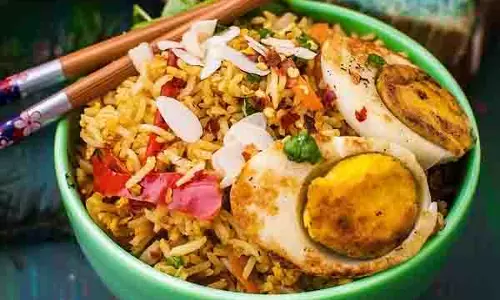 Egg Fried Rice: सिर्फ 10-15 मिनट में बनने वाला स्वादिष्ट और आसान नाश्ता Egg Fried Rice: सिर्फ 10-15 मिनट में बनने वाला स्वादिष्ट और आसान नाश्ता
