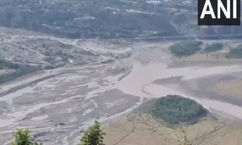 चेनाब नदी पर सलाल बांध के सभी गेट बंद, Reasi में जलस्तर में उल्लेखनीय गिरावट चेनाब नदी पर सलाल बांध के सभी गेट बंद, Reasi में जलस्तर में उल्लेखनीय गिरावट