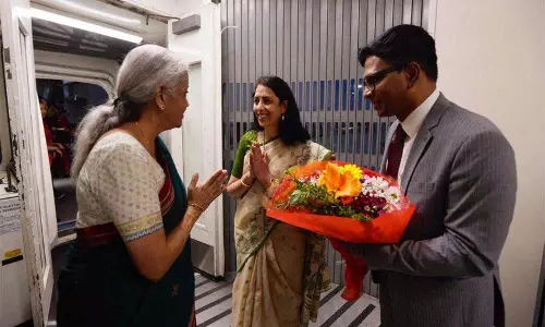 वित्त मंत्री निर्मला सीतारमण ADB की 58वीं बैठक के लिए मिलान पहुंचीं वित्त मंत्री निर्मला सीतारमण ADB की 58वीं बैठक के लिए मिलान पहुंचीं
