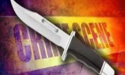 Ballia: घर में घुसकर युवक पर किया चाकू से हमला, हालत चिंताजनक Ballia: घर में घुसकर युवक पर किया चाकू से हमला, हालत चिंताजनक