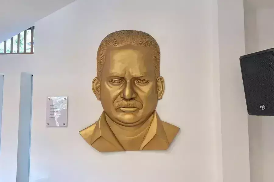 TP शहीद चौक आज 13वीं पुण्यतिथि पर जनता को समर्पित TP शहीद चौक आज 13वीं पुण्यतिथि पर जनता को समर्पित