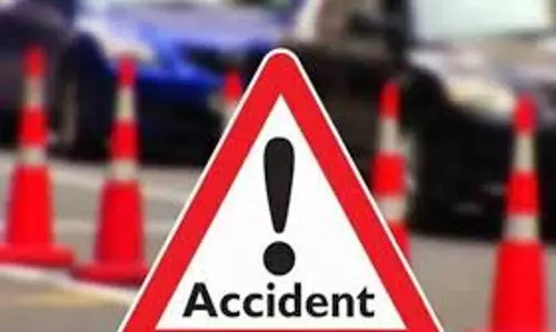 Ballia: सड़क हादसे में मासूम की जान गई, मां की गोद से छिन गया प्यारा लाल