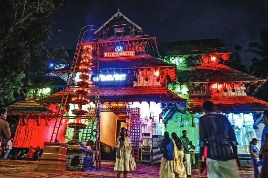Thrissur पूरम आज आतिशबाजी का नमूना देखें स्वराज राउंड से निःशुल्क दर्शन