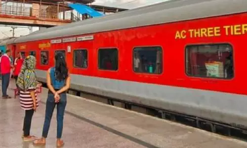 Varanasi: छपरा से आनंद विहार के बीच 14 मई से शुरू होगी साप्ताहिक विशेष रेल सेवा Varanasi: छपरा से आनंद विहार के बीच 14 मई से शुरू होगी साप्ताहिक विशेष रेल सेवा