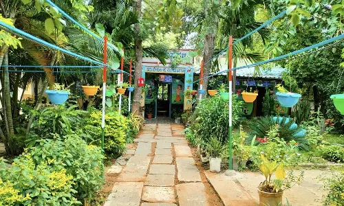 Bettamangala : एक सरकारी स्कूल जो हरे-भरे वातावरण में पनप रहा
