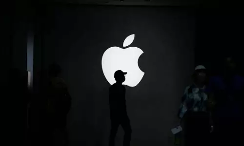 Apple iPhone 2026: मोड़ने वाला भविष्य आपके हाथ में Apple iPhone 2026: मोड़ने वाला भविष्य आपके हाथ में