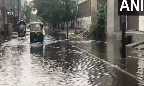 UP के मुरादाबाद में भारी बारिश, सड़कें जलमग्न