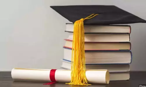 राज्य के दो कॉलेजों को बिना सरकारी अनुमति के निष्क्रिय विश्वविद्यालय का दर्जा दे दिया गया