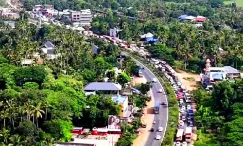 राष्ट्रीय राजमार्ग पर भीड़भाड़; वैकल्पिक व्यवस्था का प्रयास
