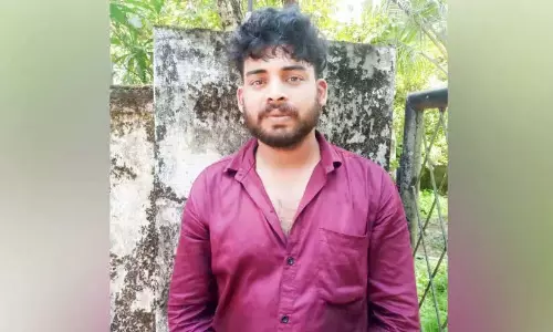 बुजुर्ग महिला से सोने की चूड़ियां ठगने के आरोप में व्यक्ति गिरफ्तार बुजुर्ग महिला से सोने की चूड़ियां ठगने के आरोप में व्यक्ति गिरफ्तार