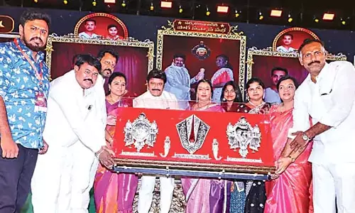 तेलुगु लोगों की NTR के लिए भारत रत्न की इच्छा तेलुगु लोगों की NTR के लिए भारत रत्न की इच्छा
