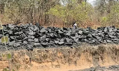 OPCC टीम ने सुंदरगढ़ के हेमगिर ब्लॉक में अवैध कोयला खनन स्थलों का दौरा किया