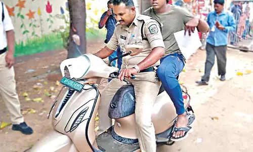 विशाखापत्तनम में NEET छात्रों को सेवाएं