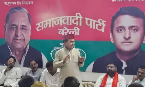 Bareilly: पहलगाम आतंकी हमले के शहीदों को सम्मान देने की मांग तेज Bareilly: पहलगाम आतंकी हमले के शहीदों को सम्मान देने की मांग तेज