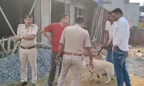 युवक की हत्या, सड़क किनारे खून से लथपथ मिला शव, गाड़ी की बैटरी गायब