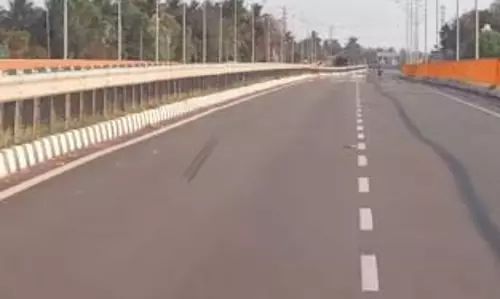 तेलंगाना में ₹2 लाख करोड़ की सड़कों पर होगा निवेश: Gadkari तेलंगाना में ₹2 लाख करोड़ की सड़कों पर होगा निवेश: Gadkari