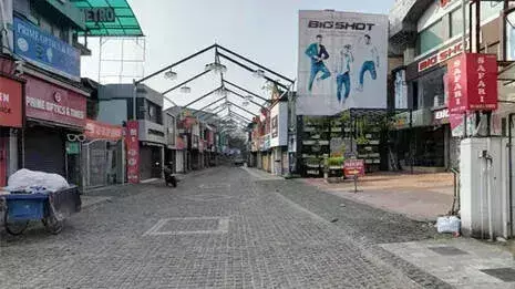 Kozhikode में 17 वर्षीय लड़की वेश्यालय से भागने में सफल, पुलिस ने किया रेस्क्यू Kozhikode में 17 वर्षीय लड़की वेश्यालय से भागने में सफल, पुलिस ने किया रेस्क्यू