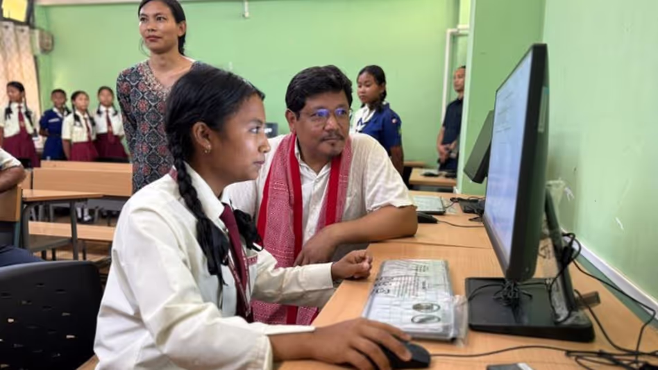Meghalaya के मुख्यमंत्री ने तुरा गर्ल्स स्कूल में सौर ऊर्जा से चलने वाली डिजिटल कक्षाओं का उद्घाटन