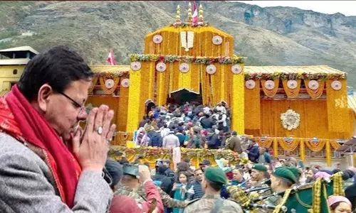 Uttarakhand: सीएम धामी ने चारों धाम के कपाट खुलने के दिन दी यात्रा को नई दिशा