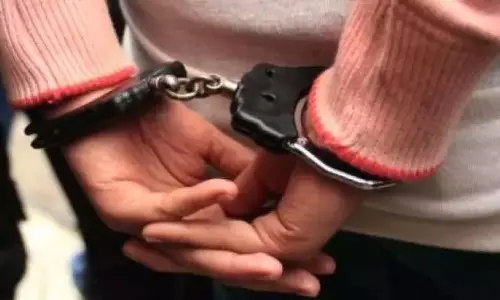 Hyderabad: महिला से सोना लूटने के आरोप में तीन लोग गिरफ्तार Hyderabad: महिला से सोना लूटने के आरोप में तीन लोग गिरफ्तार