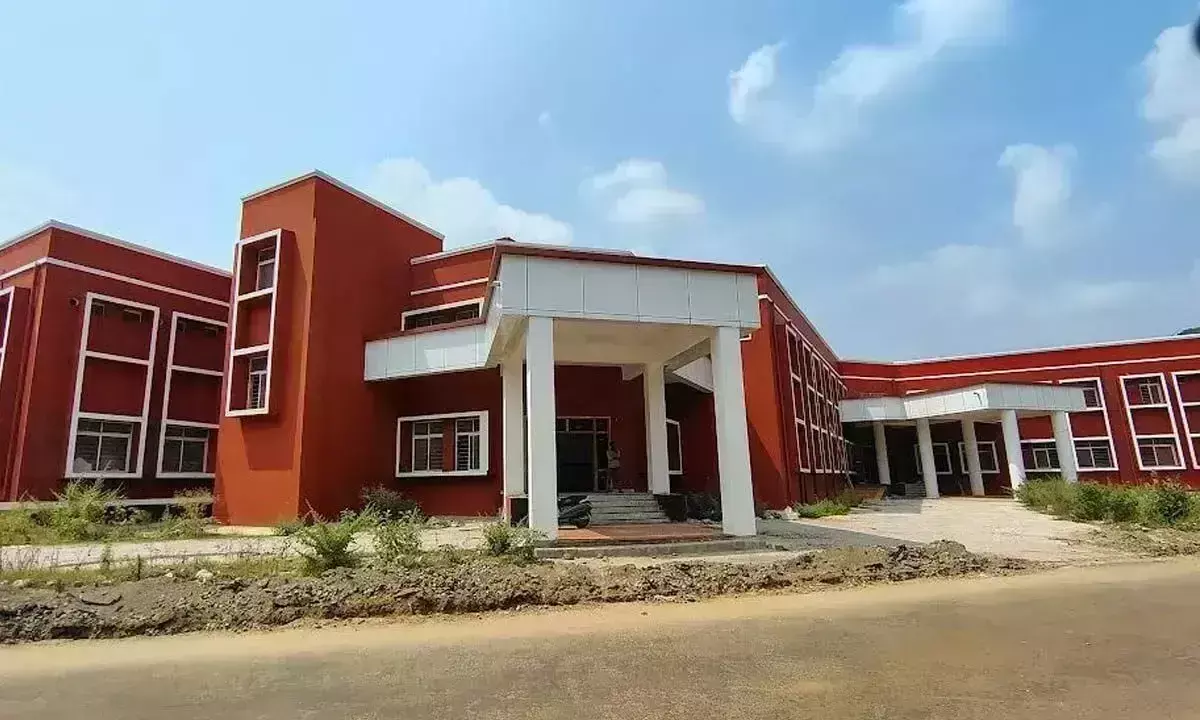 Andhra: गरीबों को सिटी डायग्नोस्टिक सेंटर तक पहुंचने के लिए लंबा इंतजार करना पड़ता है Andhra: गरीबों को सिटी डायग्नोस्टिक सेंटर तक पहुंचने के लिए लंबा इंतजार करना पड़ता है