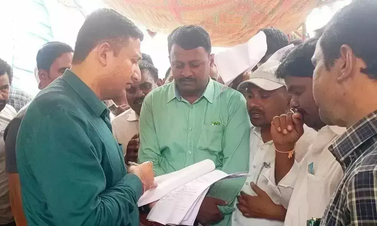 Telangana: धरणी में कृषि भूमि को भूखंड के रूप में पंजीकृत किया गया Telangana: धरणी में कृषि भूमि को भूखंड के रूप में पंजीकृत किया गया