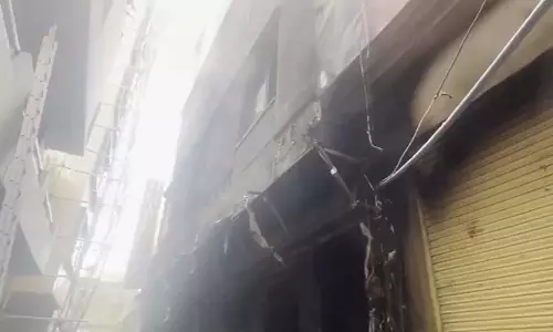 Calcutta की विनाशकारी आग के प्रति संवेदनशीलता पर संपादकीय Calcutta की विनाशकारी आग के प्रति संवेदनशीलता पर संपादकीय