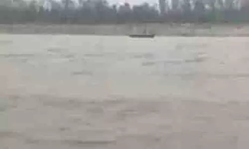अखनूर में चिनाब नदी का जलस्तर काफी कम होने के बाद बढ़ा अखनूर में चिनाब नदी का जलस्तर काफी कम होने के बाद बढ़ा