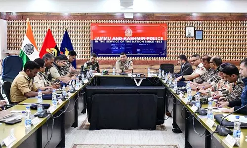 कश्मीर IGP ने संयुक्त सुरक्षा बैठक की अध्यक्षता की कश्मीर IGP ने संयुक्त सुरक्षा बैठक की अध्यक्षता की