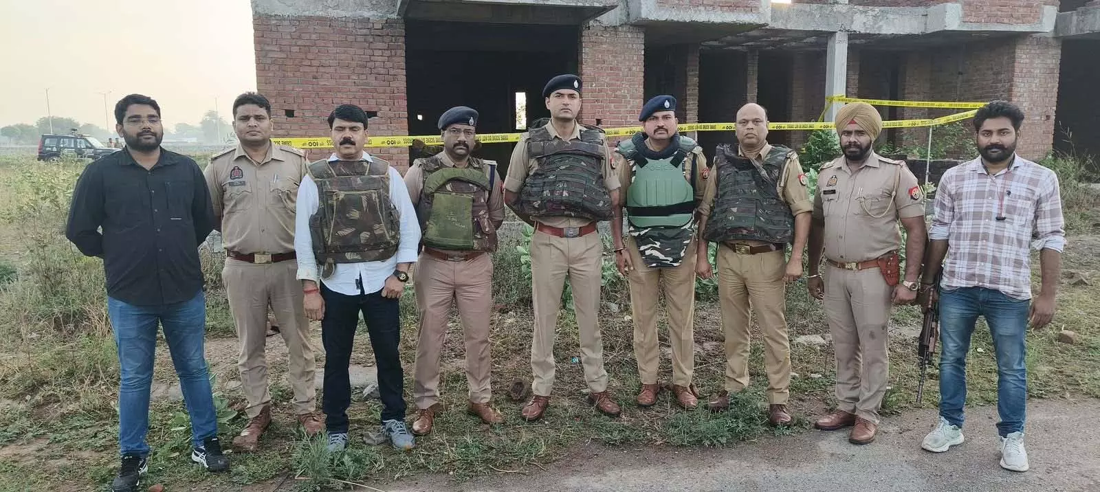 लूट-हत्या में शामिल बदमाश का एनकाउंटर, पुलिस की गोली से मारा गया लूट-हत्या में शामिल बदमाश का एनकाउंटर, पुलिस की गोली से मारा गया