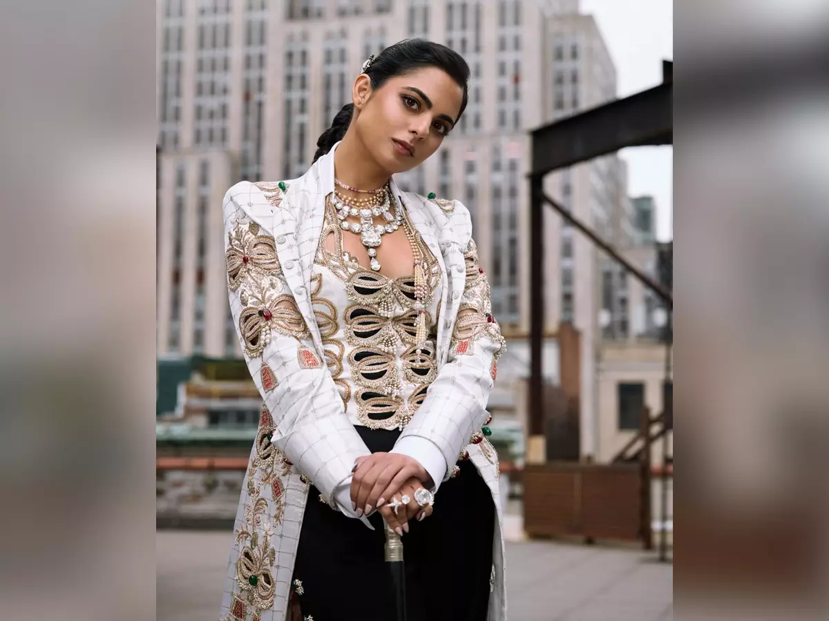 Isha Ambani ने मेट गाला 2025 में अपनी स्टाइलिश उपस्थिति दर्ज कराई Isha Ambani ने मेट गाला 2025 में अपनी स्टाइलिश उपस्थिति दर्ज कराई